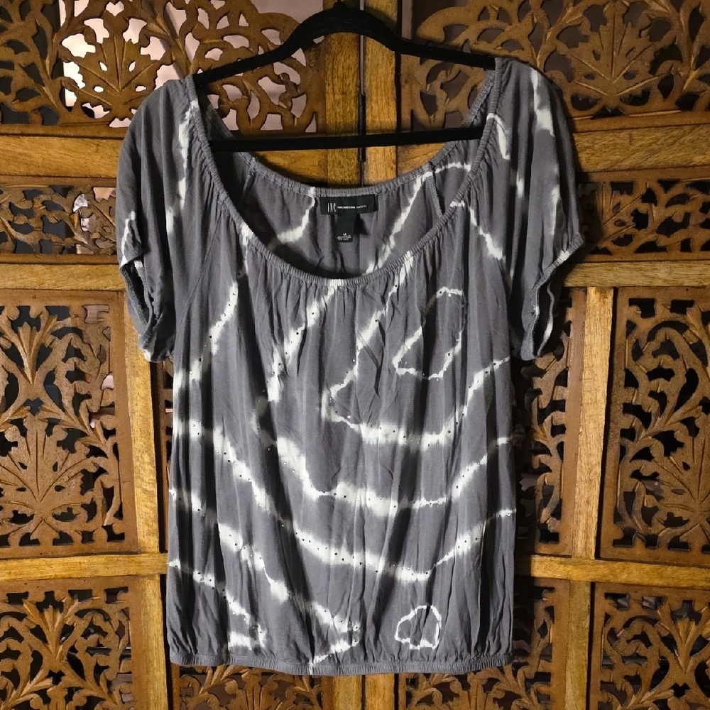 🌟 INC International Concepts Gray and White Blouse